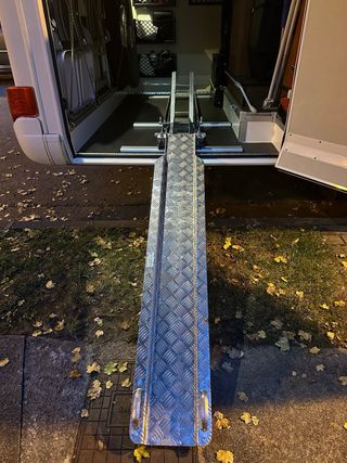 Porta motos para garaje de autocaravana