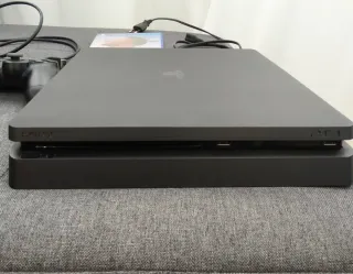 PS4 Slim 500GB + FIFA 22