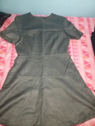 Vestido gris de manga corta