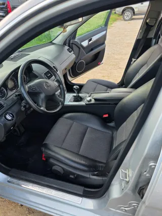 Mercedes-Benz Clase C 2010