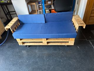 Banco Palets Artesanal con Ruedas