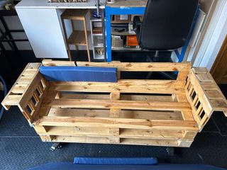 Banco Palets Artesanal con Ruedas