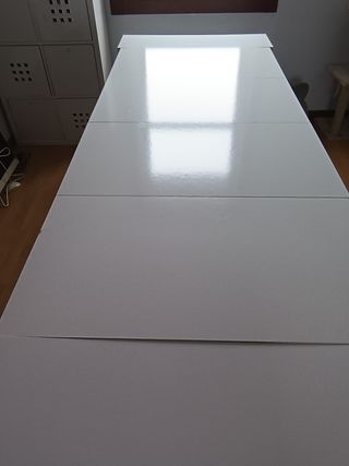 Mesa de comedor extensible blanca