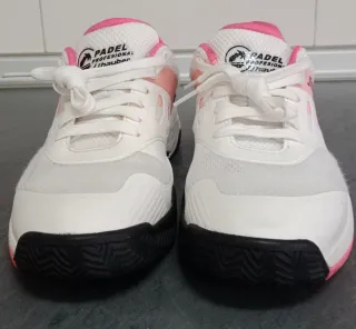 Zapatillas de pádel blancas y rosas