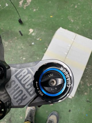 Forcella Rock Shox Boxxer Select 200mm con ruota 29"