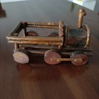 Trenino in legno artigianale