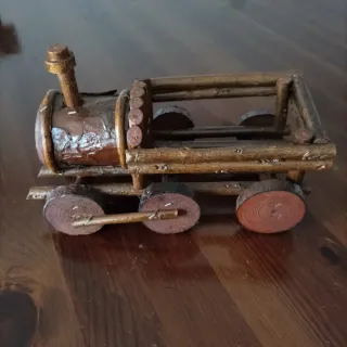 Trenino in legno artigianale