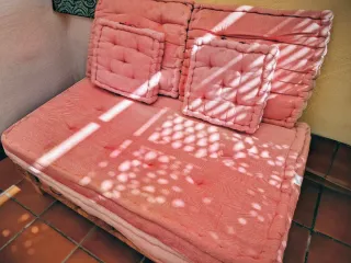 Sofá de Palets con Cojines y puff