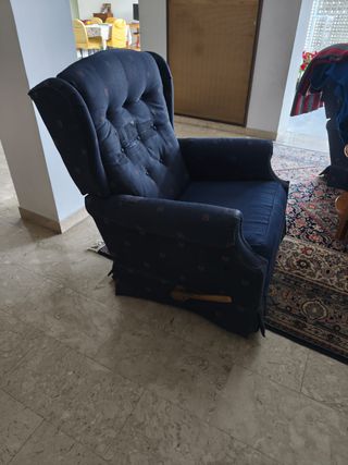 2 Poltrone Reclinabili con Poggiapiedi