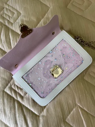 Bolso rosa y blanco con cadena