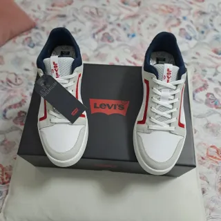 Scarpe Levi's Tg. 40 Bianche Rosse