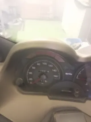 Aprilia 125 Maxi Scooter 2004