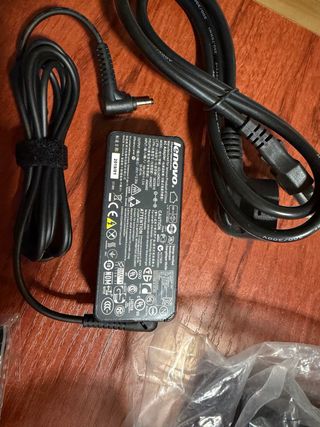 Cargador Lenovo Nuevo 2x30€