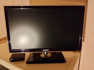 Samsung TV Full HD 22 pulgadas con Smart TV.