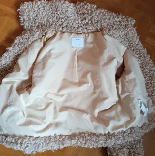 Cazadora de pelo beige Bershka