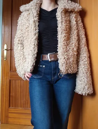 Cazadora de pelo beige Bershka