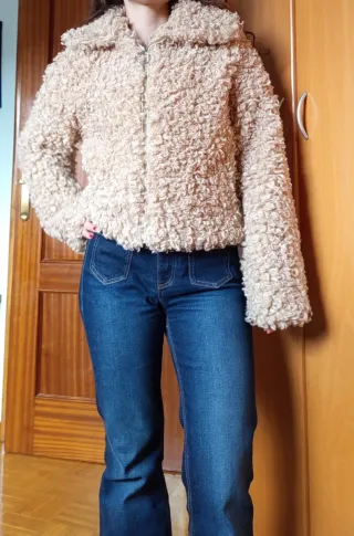 Cazadora de pelo beige Bershka