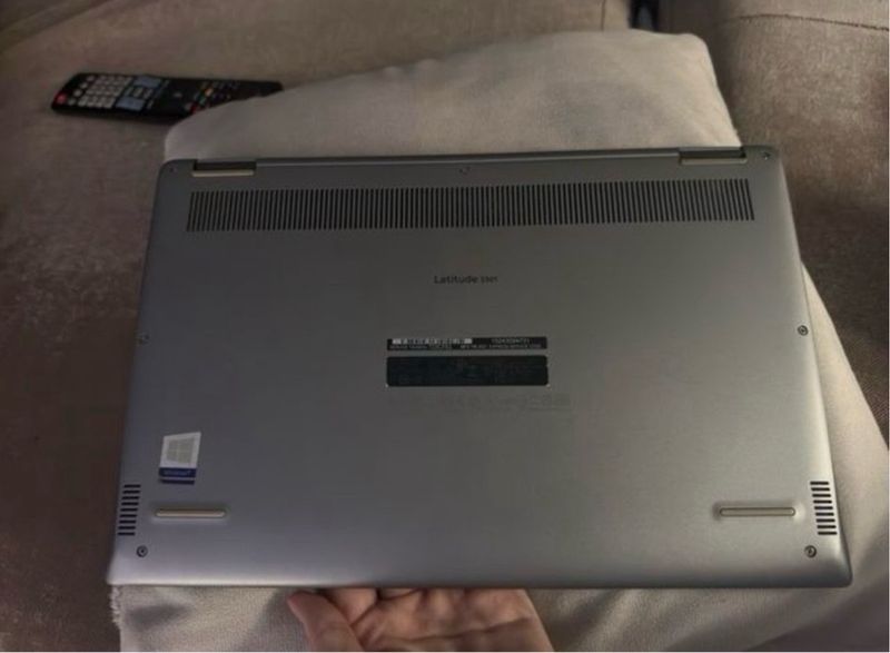 Portátil Dell 3301 Plateado afbeelding 3