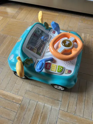 Coche de juguete interactivo