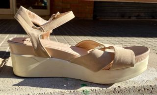 Sandalias de piel beige