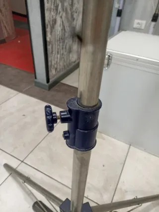 Treppiede professionale con testa snodabile