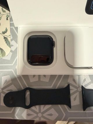 Apple Watch SE 44mm GPS + Cellular