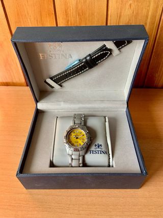 Reloj Festina Amarillo y Plateado Nuevo