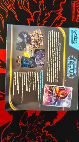 Caja Entrenador Élite Pokémon Fuegos Fantasmales