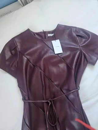 Vestido polipiel burdeos