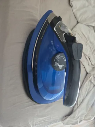 Plancha de ropa Rowenta inalambrica sin cables