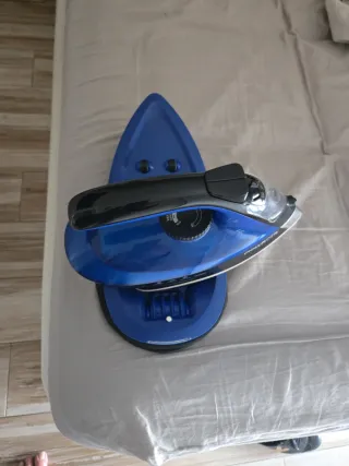 Plancha de ropa Rowenta inalambrica sin cables