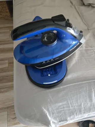 Plancha de ropa Rowenta inalambrica sin cables