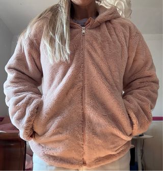 Chaquetón pelo rosa capucha Primark Talla S