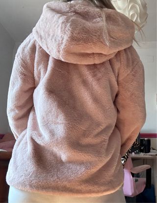 Chaquetón pelo rosa capucha Primark Talla S
