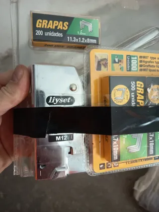 Grapadora con 200 grapas 11.3x1.2x8mm