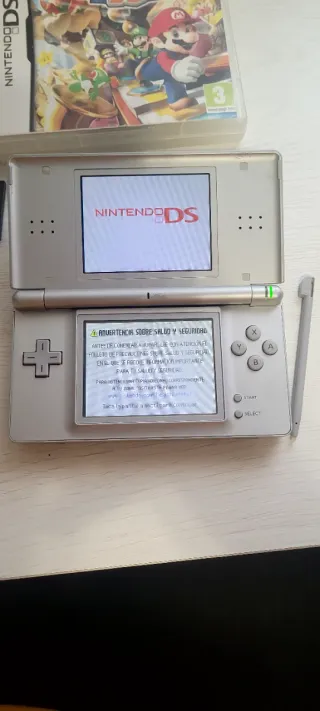 Nintendo DS Plata con varios juegos+1 de 3ds