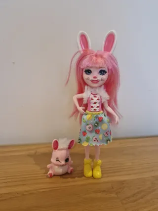 Muñeca Enchantimals Conejita Rosa con mascota
