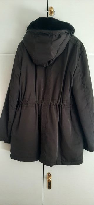 Chaquetón negro impermeable talla 40