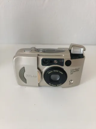 Nikon Lite Touch Zoom 70W AF Cámara