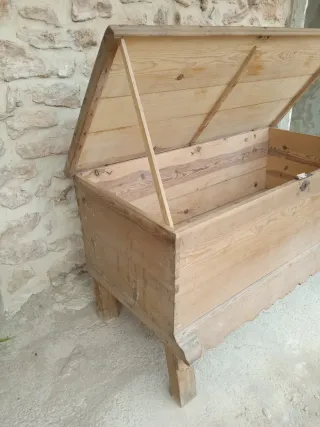 Arca de madera antigua