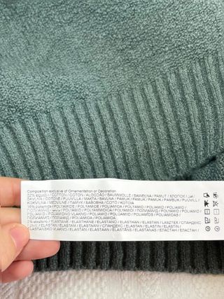 Jersey OOTO Cortefiel verde petróleo, cuello...