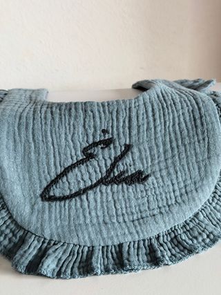 Babero bebé bordado personalizado