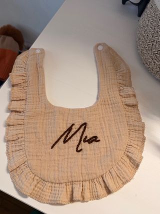 Babero bebé bordado personalizado