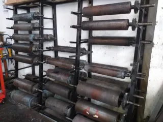 Hago trabajos de cerrajería y  albañilería