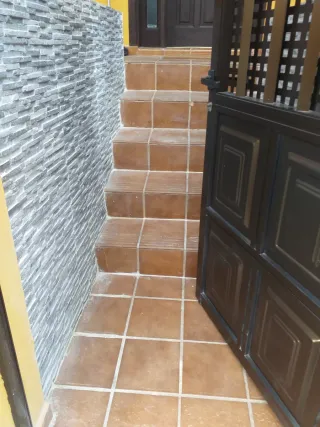 Hago trabajos de cerrajería y  albañilería