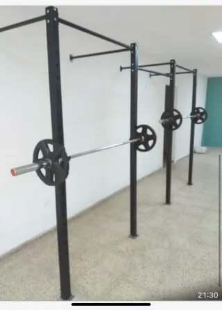 Hago trabajos de cerrajería y  albañilería