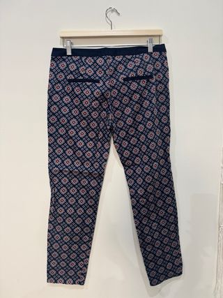Pantalón pitillo estampado talla 38