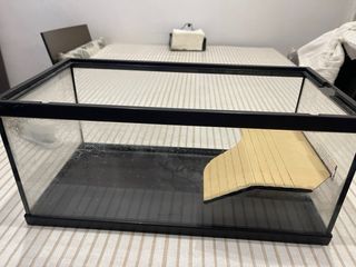 Tortuguera o pecera con accesorios