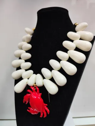 Collana Max Mara con ciondolo granchio