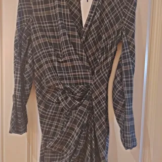 Vestido Zara cuadros midi drapeado